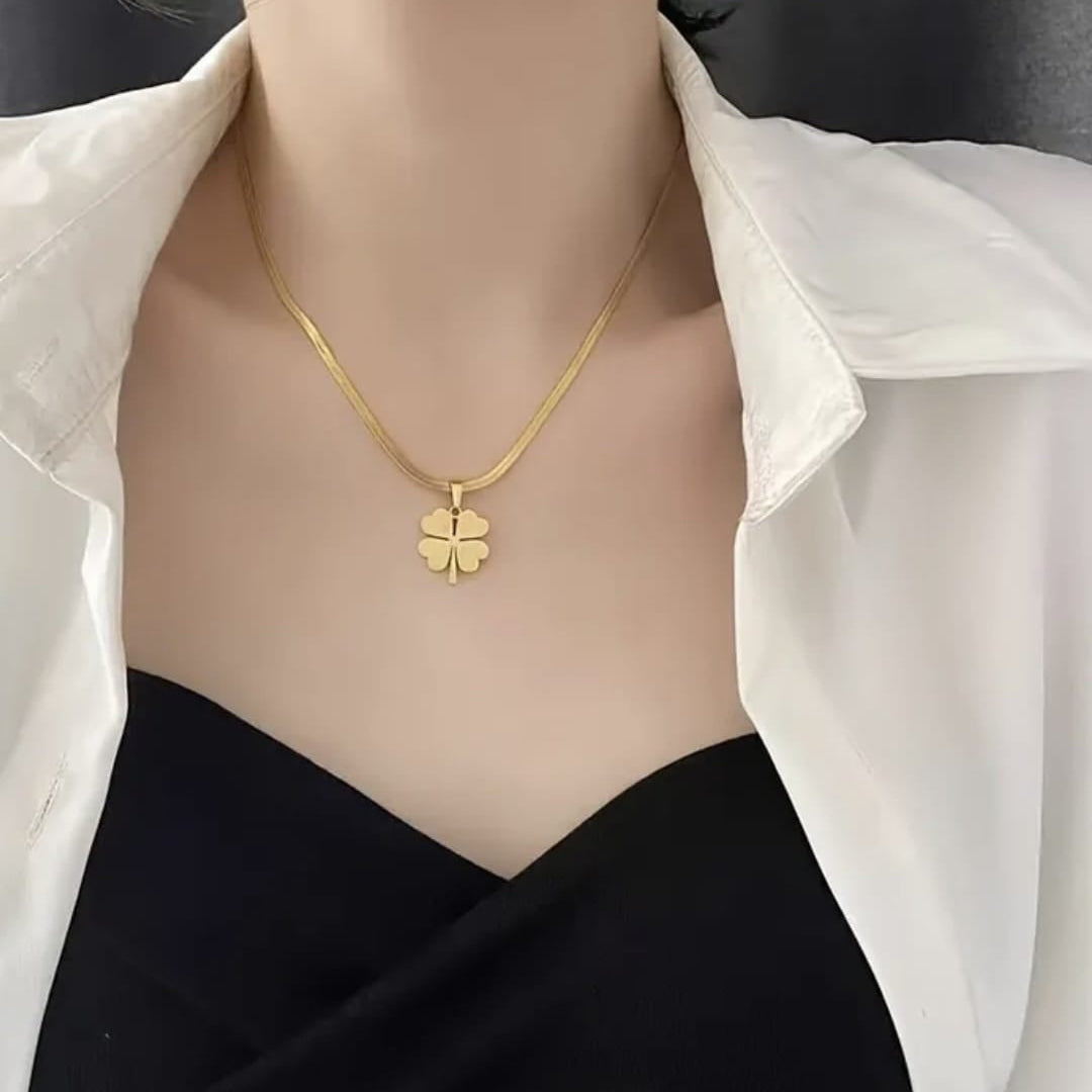 Minimalist Four-Leaf Clover Pendant Necklace