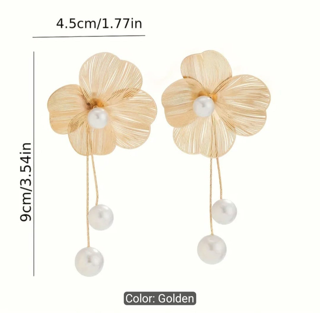 3D Ginkgo Leaf Stud Earrings with Tassel