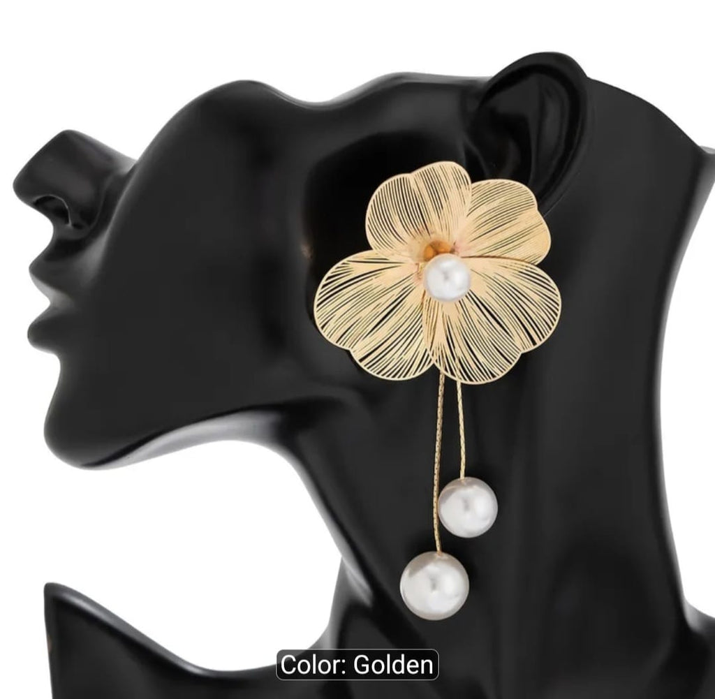 3D Ginkgo Leaf Stud Earrings with Tassel